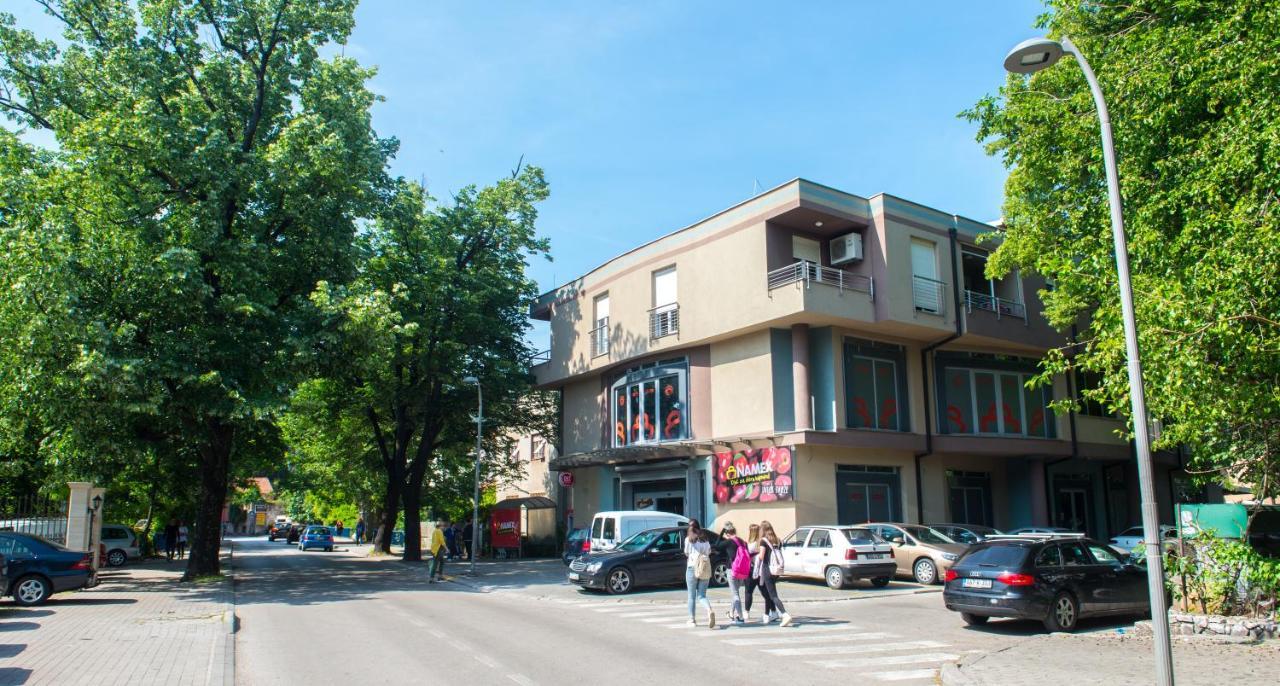 Apartment Enjoy Free Private Parking Mostar Buitenkant foto